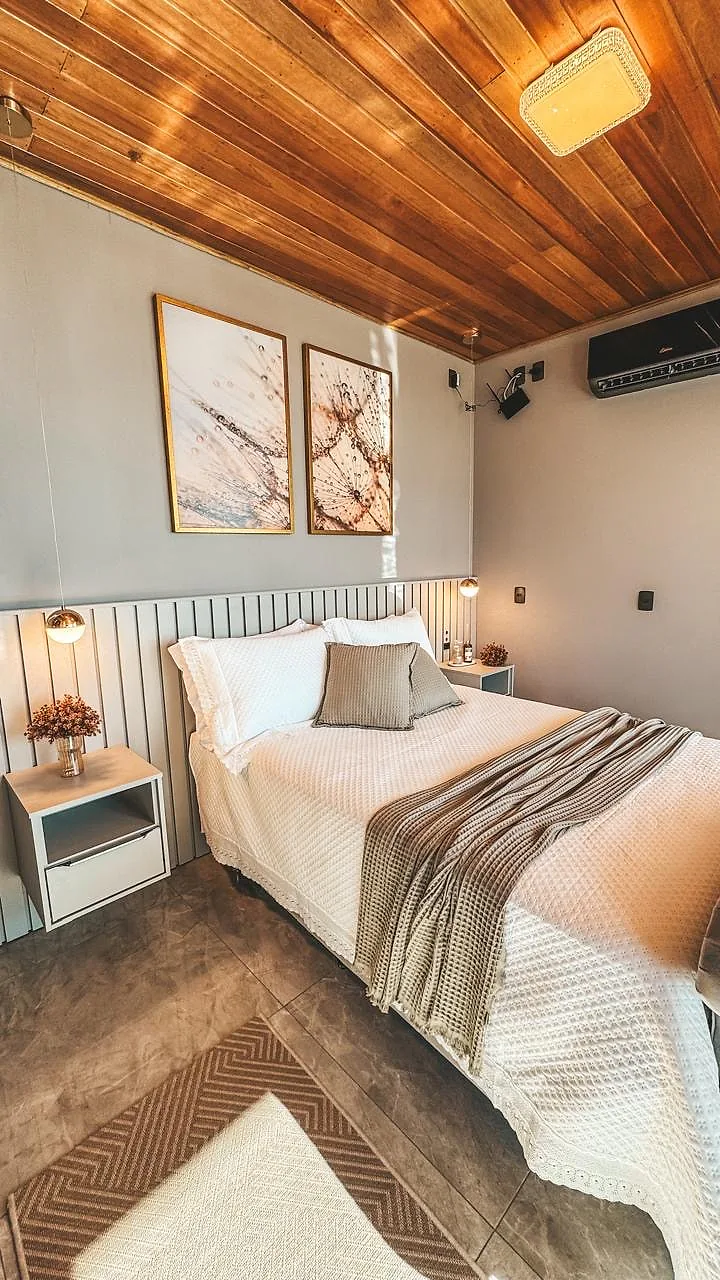 Quarto de casal aconchegante e equipado